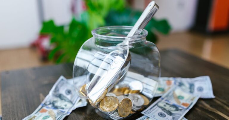 8 Ways to Put Left Over Money in A Budget to Good Use