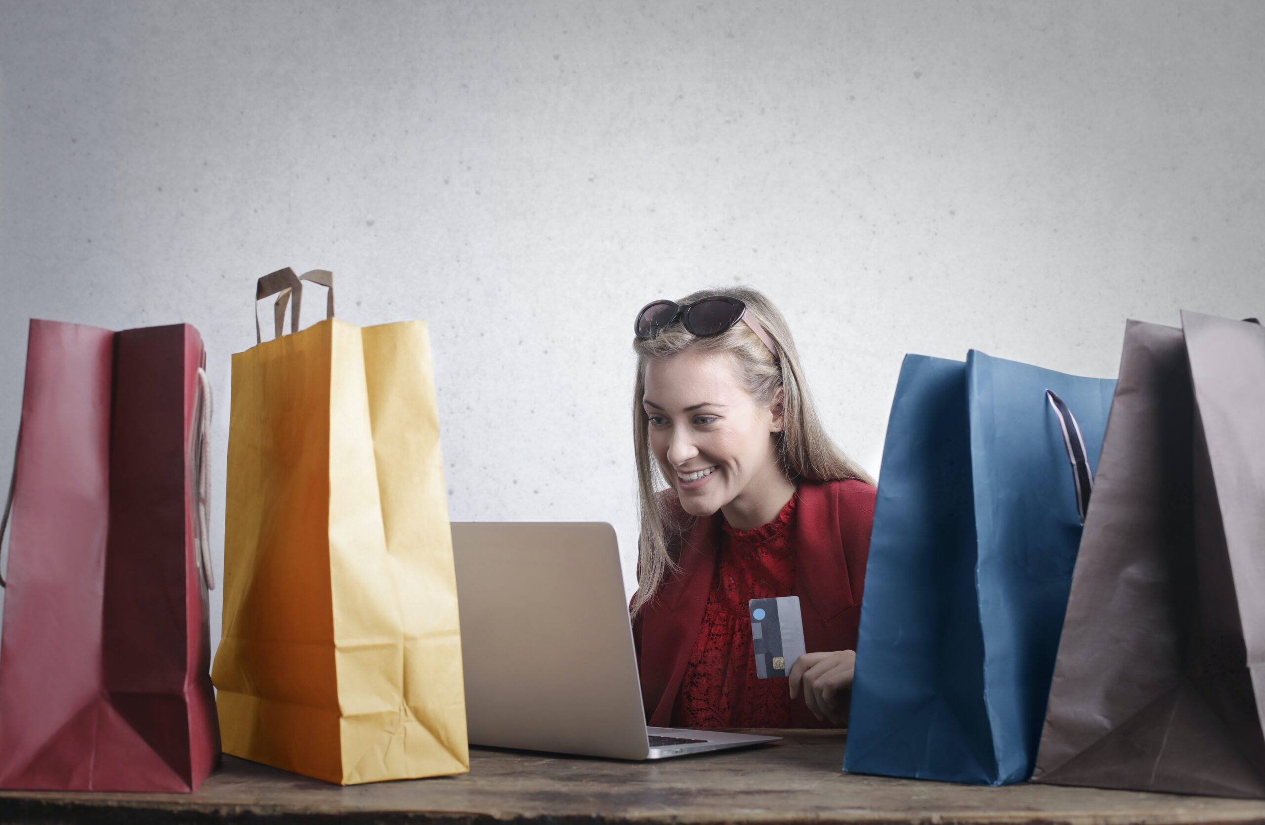 shopping online using a laptop - apps that pay to shop online