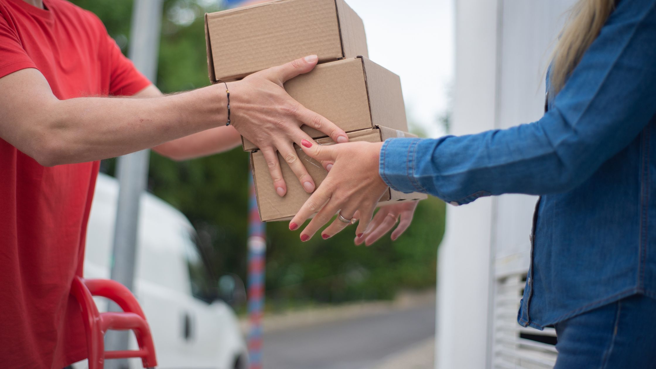 picture of someone making deliveries - food delivery service apps