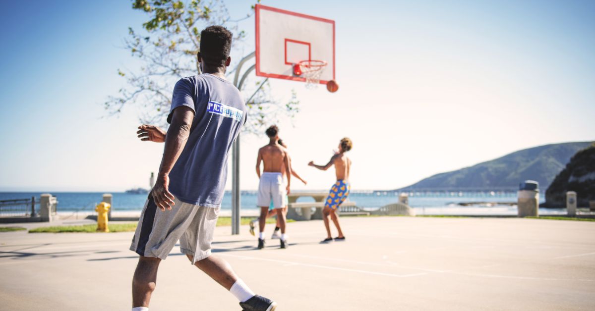 basket ball court - Fun Things to Do When You are Broke