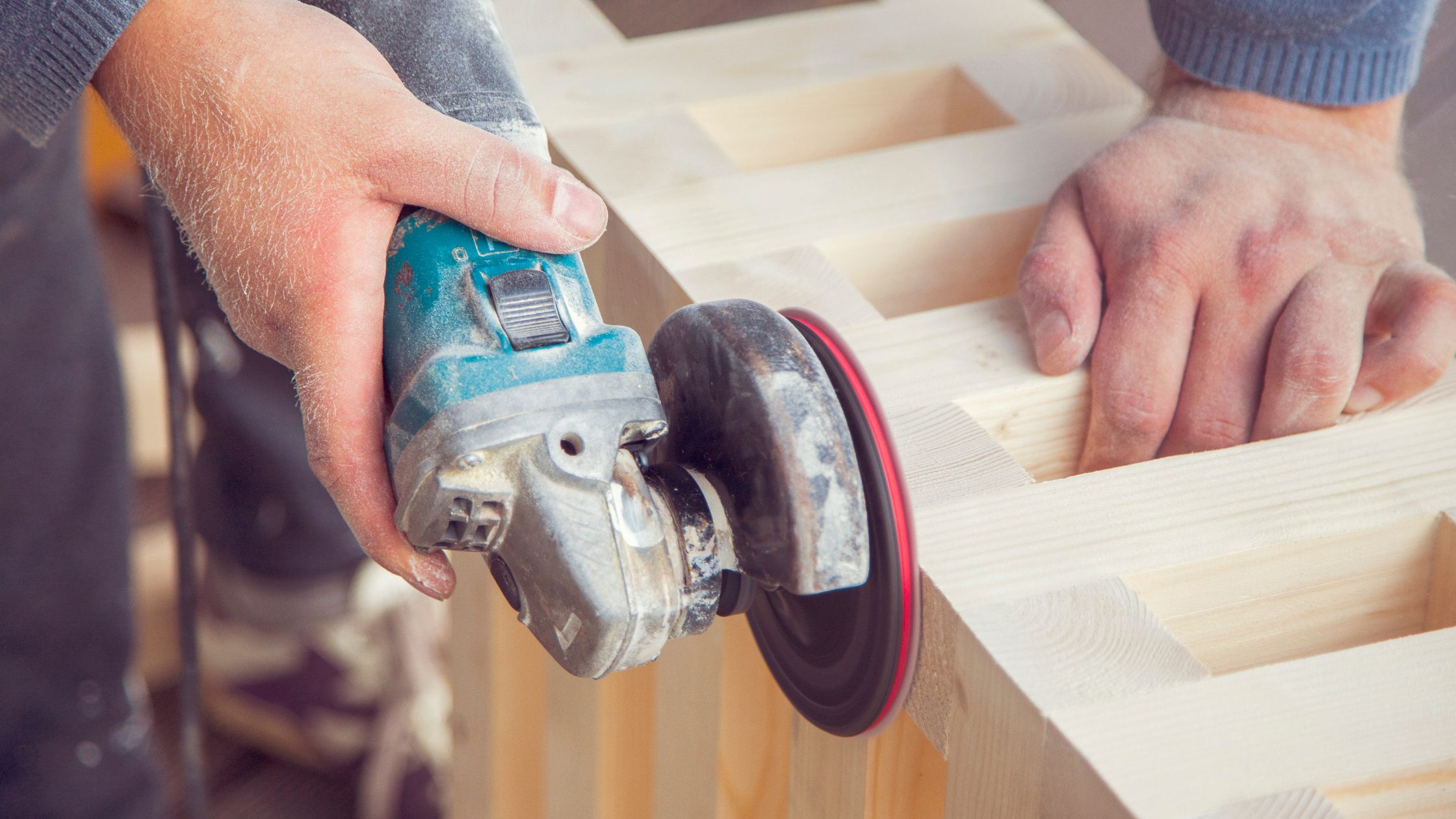 Steps to Start up a Remodeling Business - A handyman furnishing timber